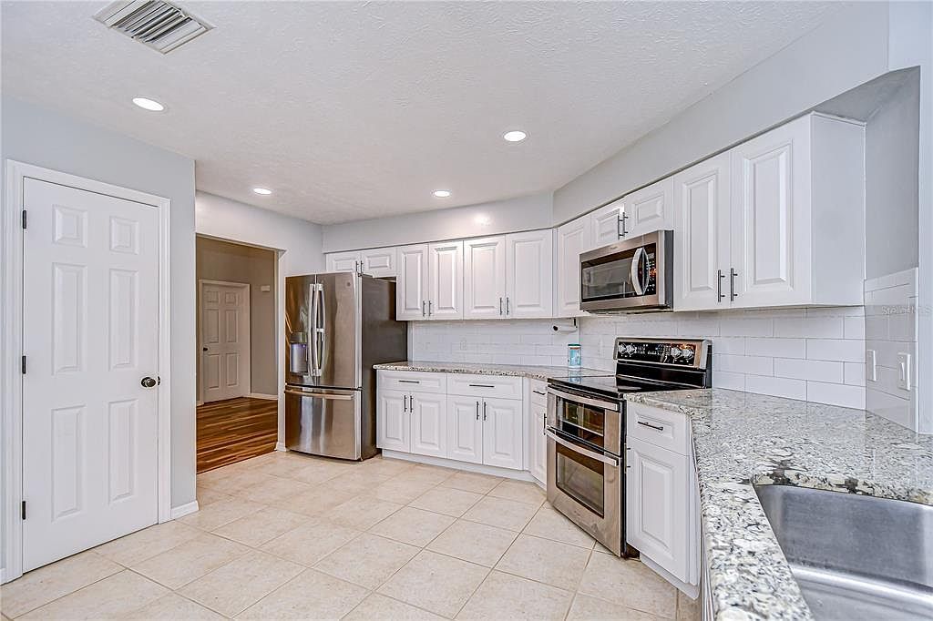 512 Pinewalk Dr Brandon, FL 33510 | Single Family