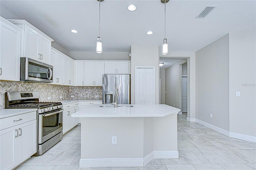 13605 Circa Crossing Dr Lithia, FL 33547 | New build