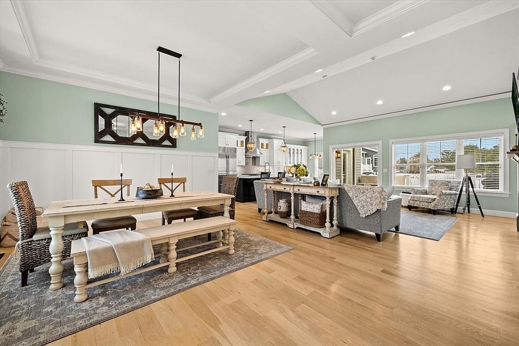 34 Palmer River Rd Swansea, MA 02777  | Single Family