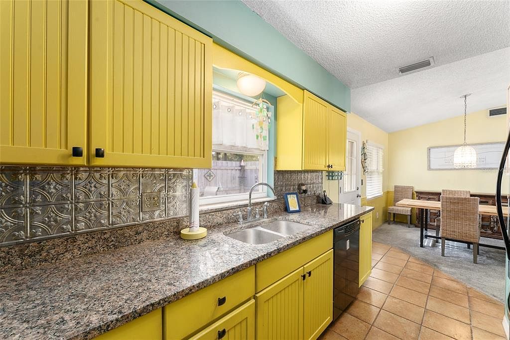 2590 NE 42nd Pl Ocala, FL 34479 | Single Family