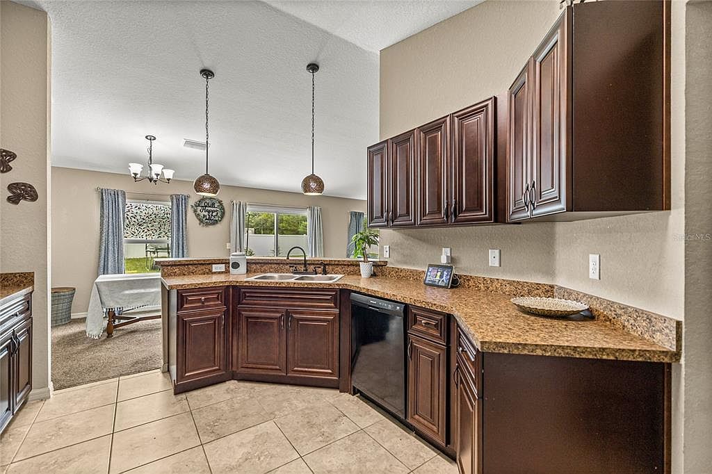 6 Malauka Radial Ln Ocklawaha, FL 32179  | Single Family