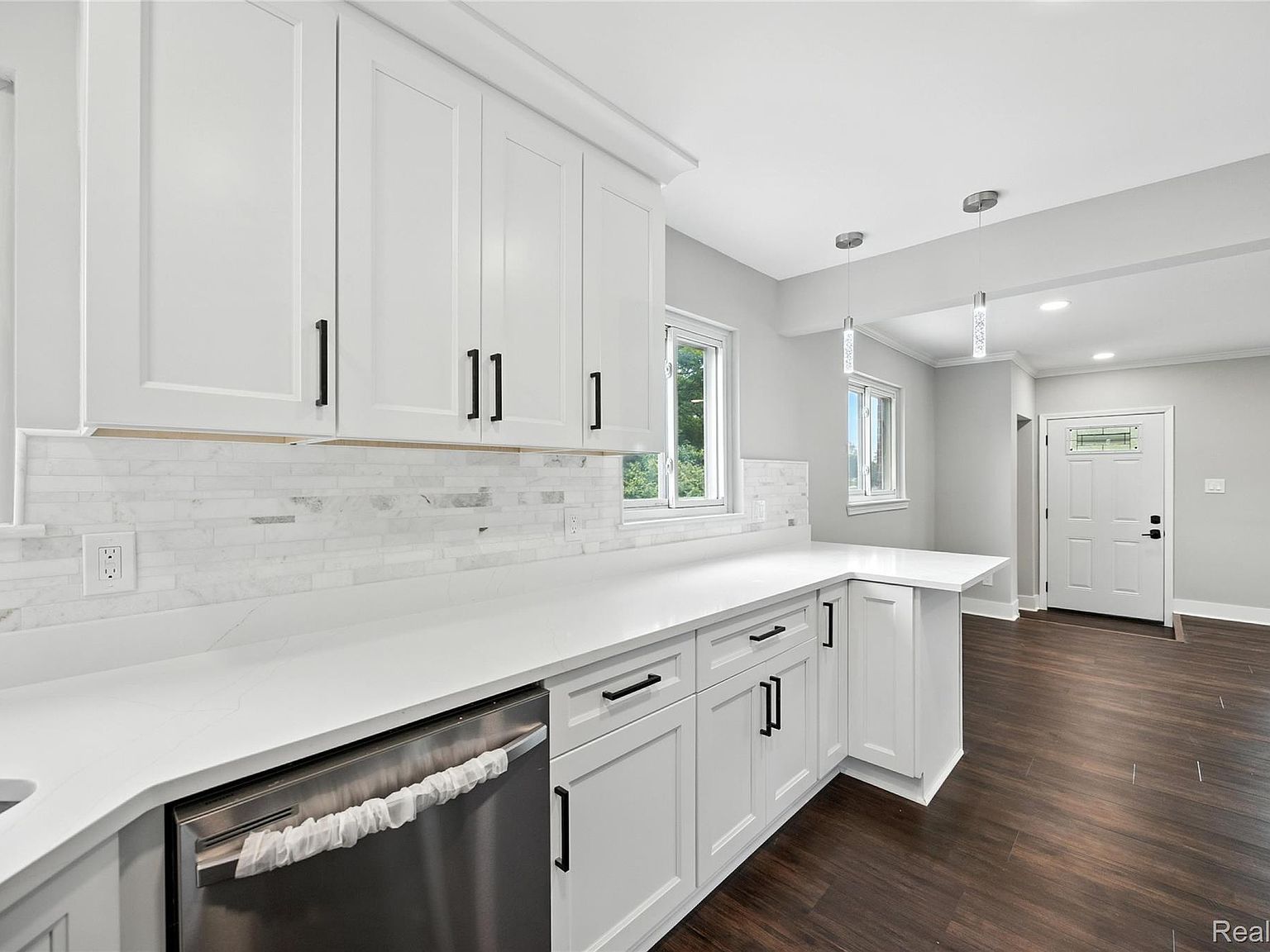 1418 W Thirteen Mile Rd Royal Oak, MI 48073 | Single Family