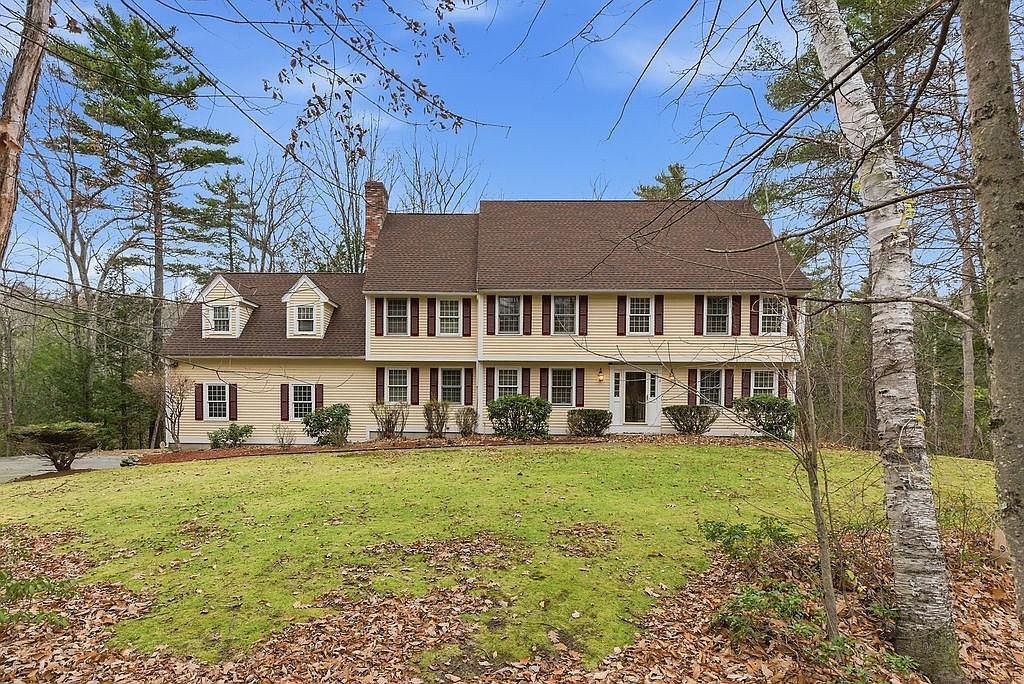 95 Hitching Post Ln Bedford, NH 03110  | Single Family