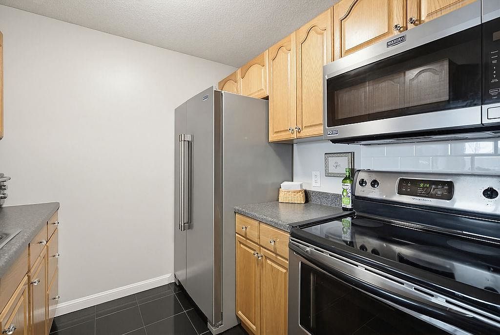 144 Eastern Ave APT 304 Manchester, NH 03104  | Condominium