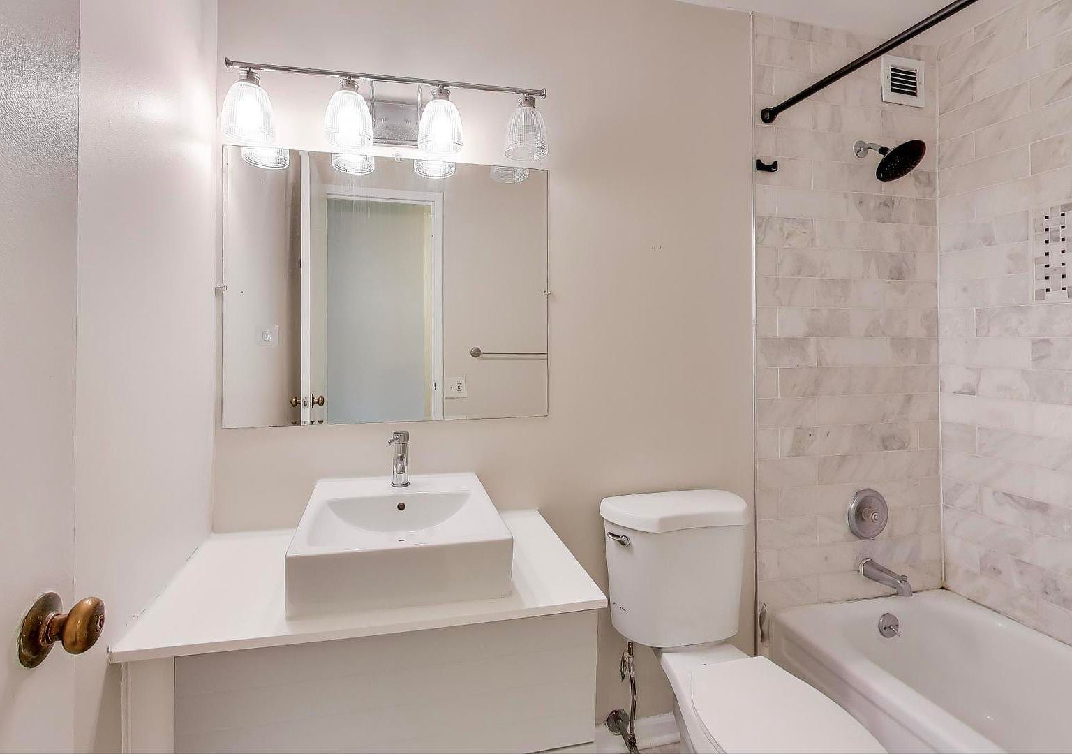 4343 N Clarendon Ave APT 1315 Chicago, IL 60613 | Condominium