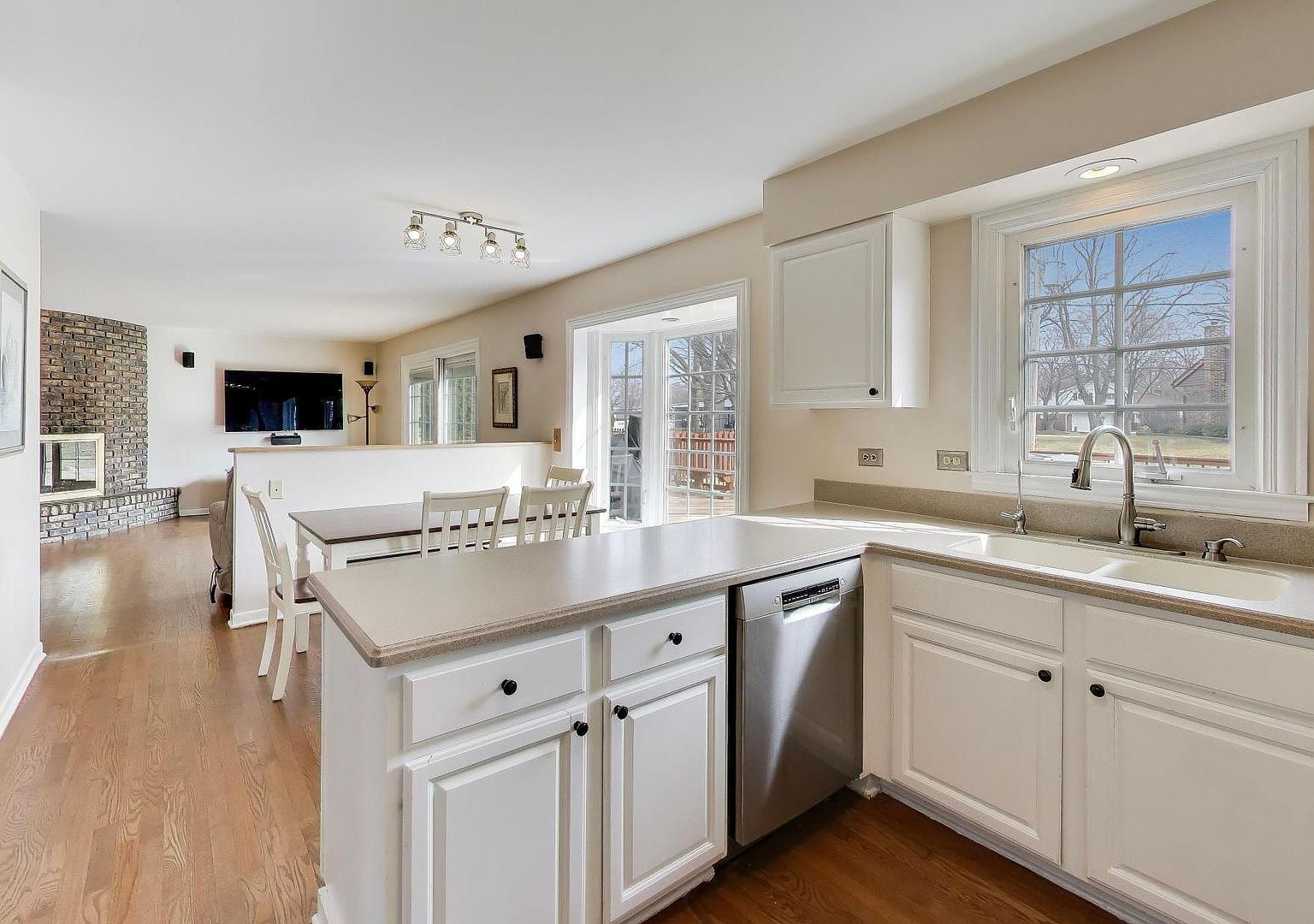 2013 N Windsor Dr Arlington Heights, IL 60004  | Single Family