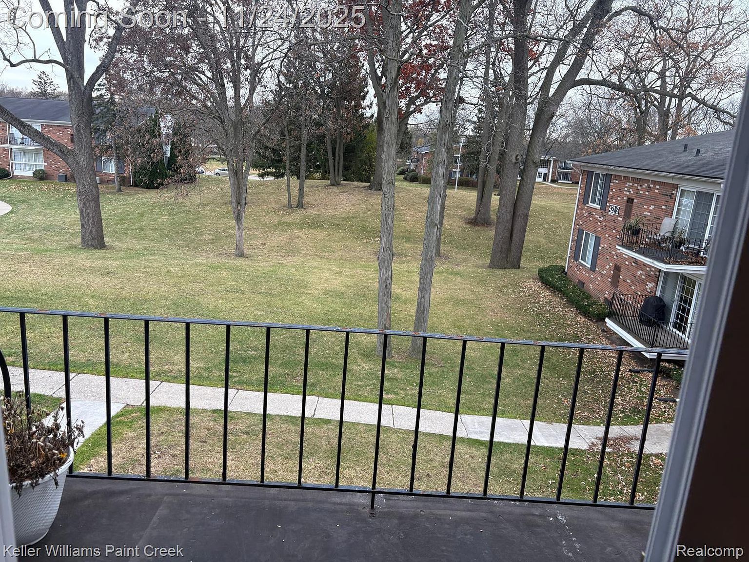 433 Fox Hills Dr S APT 5 Bloomfield Hills, MI 48304 | Condominium