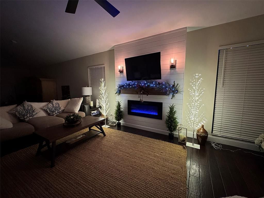 5613 NW 64th Ter Coral Springs, FL 33067  | Single Family