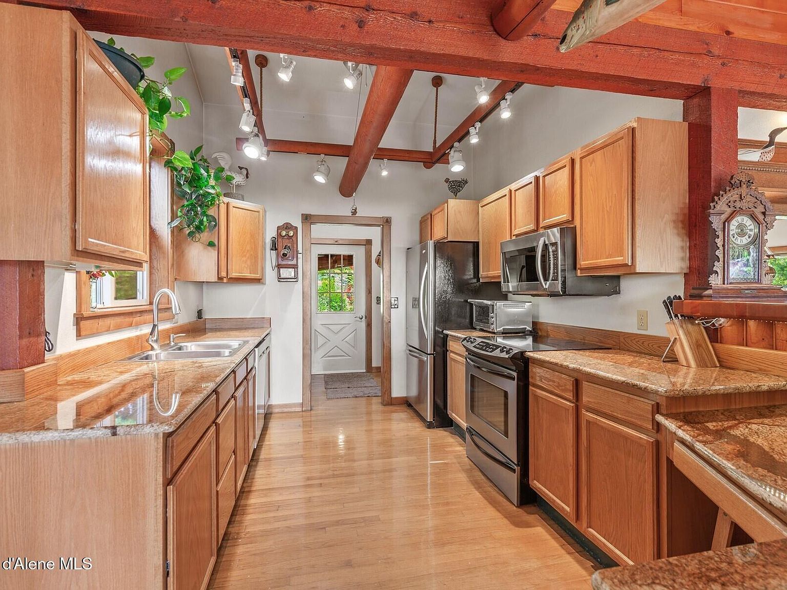 8562 S Gozzer Rd Harrison, ID 83833  | Single Family