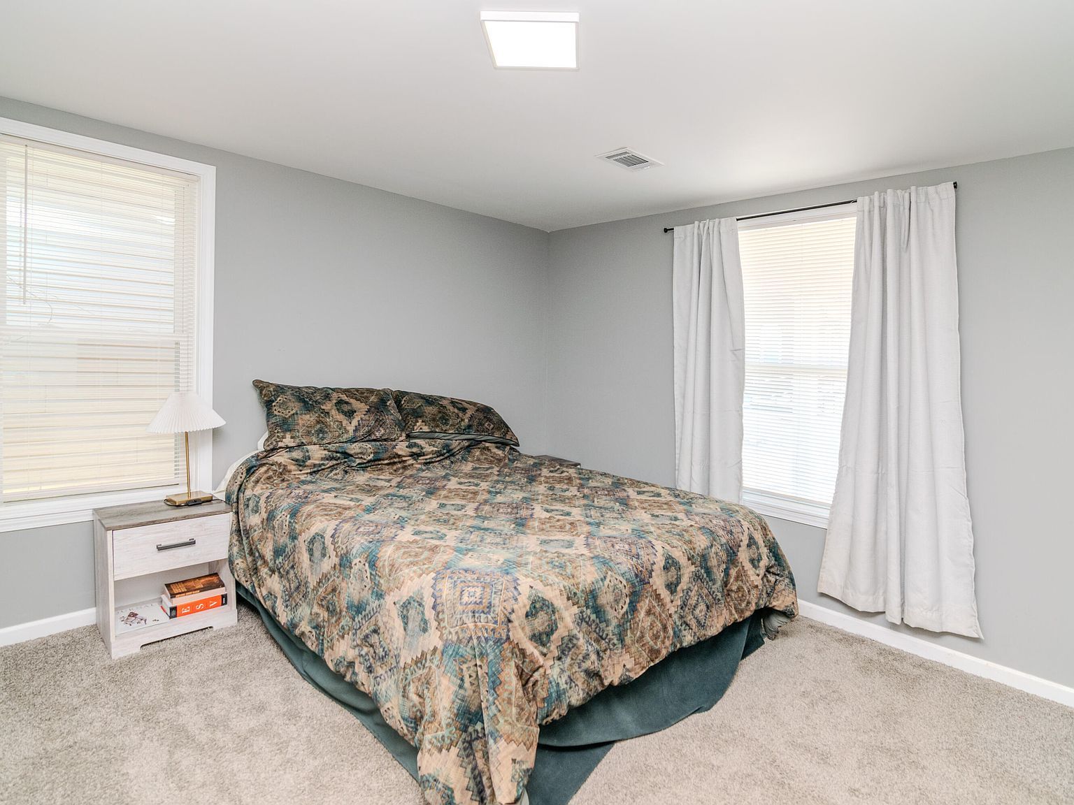 1437 High St Paris, KY 40361  | Single Family