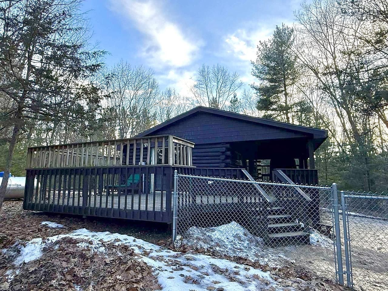 279 Lakeshore Dr Oxford, WI 53952  | Single Family