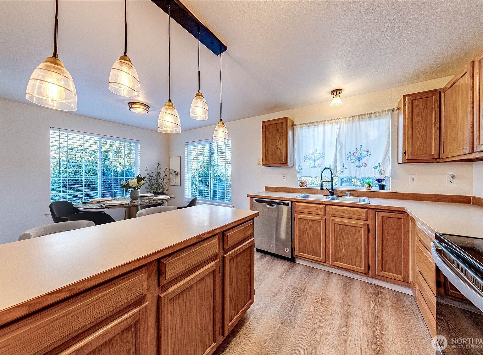 1716 Scenic Dr Everett, WA 98203 | Single Family