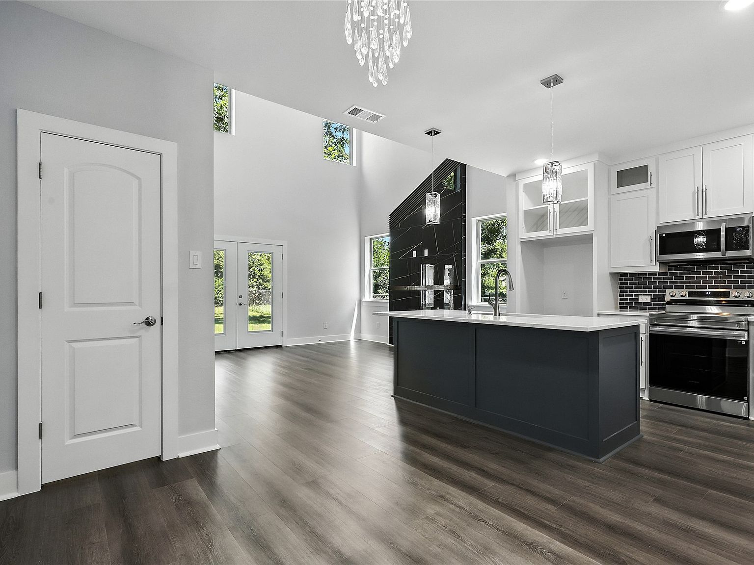 810 Euclid St Cleburne, TX 76033 | Single Family