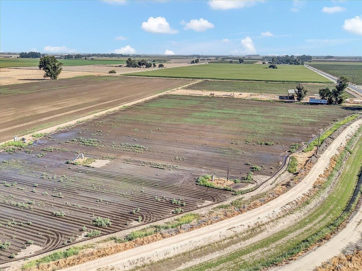 11301 13th Ave Hanford, CA 93230  | Single Family