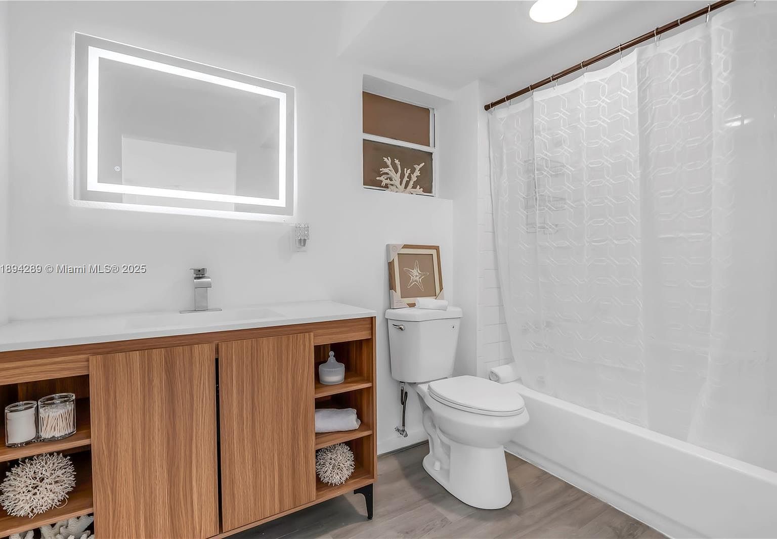 16400 NE 17th Ave APT 601 North Miami Beach, FL 33162 | Condominium