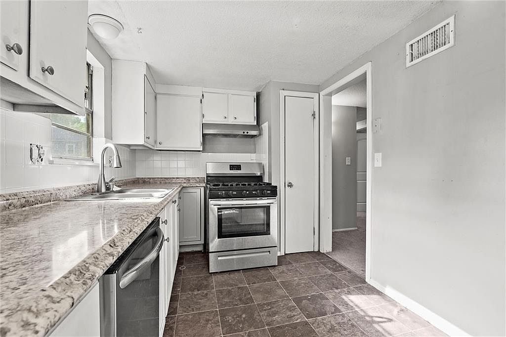 3801 NE Antioch Rd Kansas City, MO 64117  | Single Family