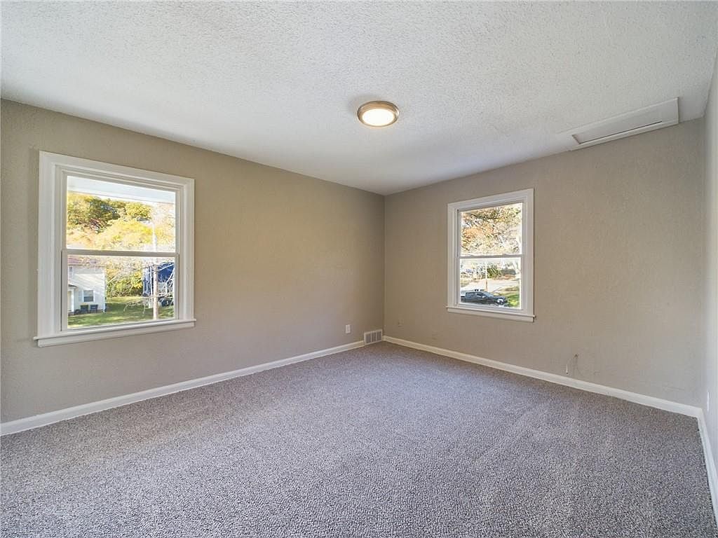 7433 Arleta Blvd Kansas City, MO 64132  | Multi Family