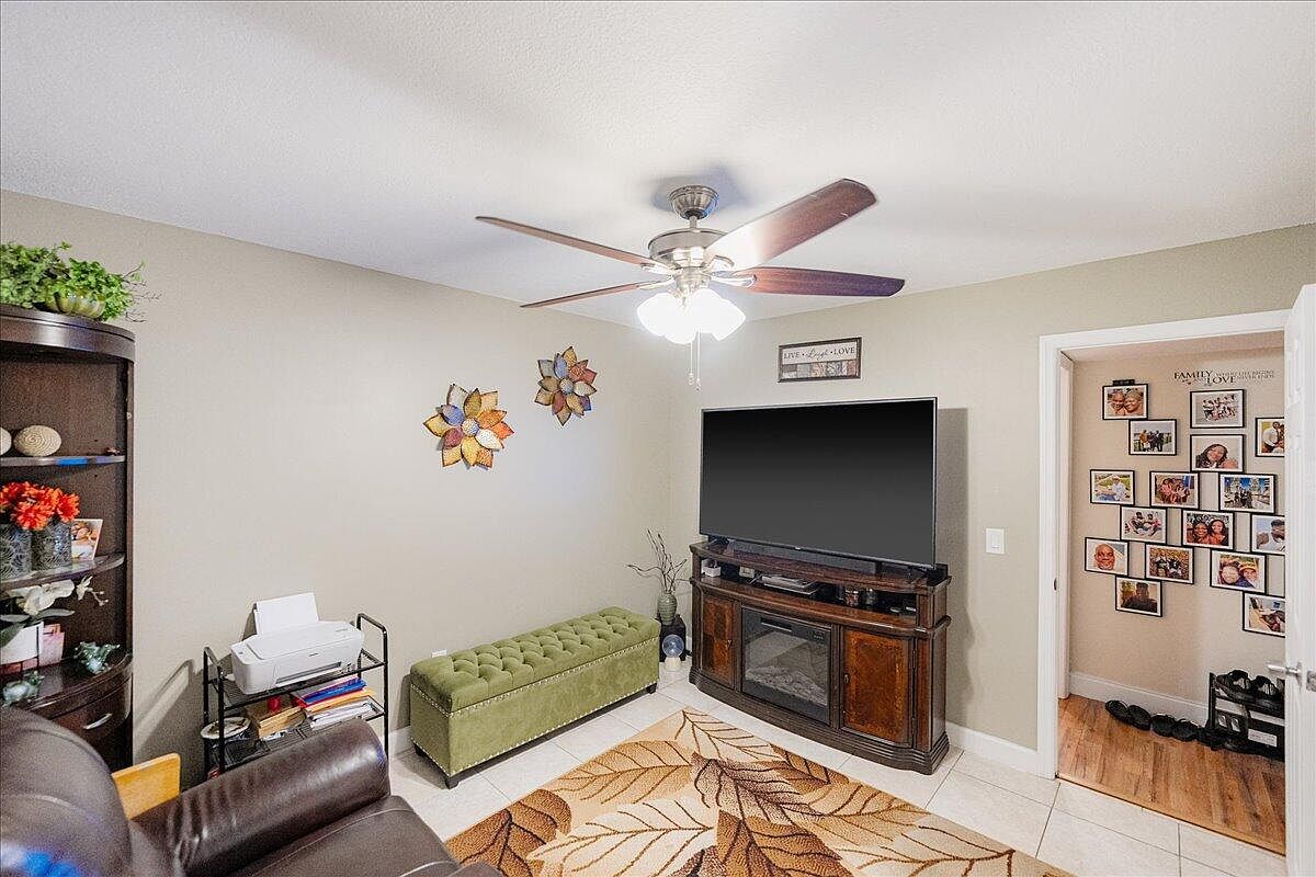 605 Ixoria Ave APT 6 Fort Pierce, FL 34982  | Condominium