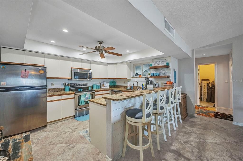 240 Lewis Cir APT 124 Punta Gorda, FL 33950 | Condominium