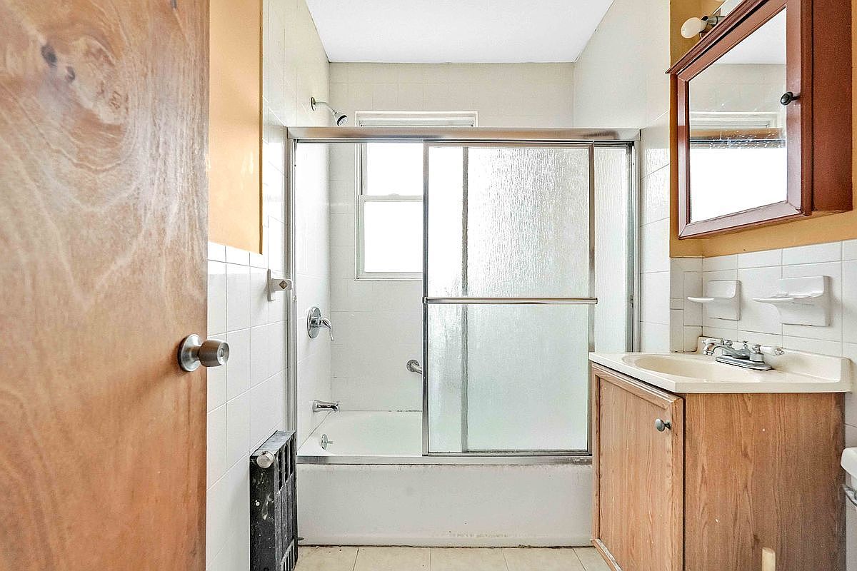 7714 162nd St Flushing, NY 11366  | Single Family