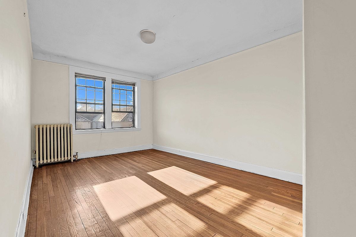 68-30 Burns St #C2 Forest Hills, NY 11375  | Condominium