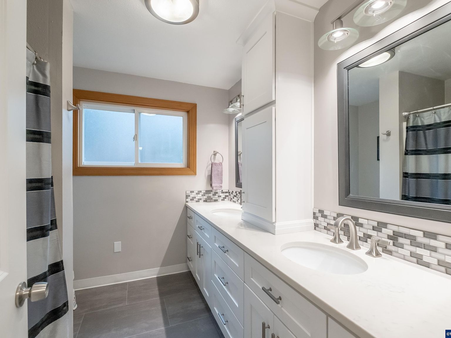 292 Stoneway Dr NW Salem, OR 97304  | Single Family