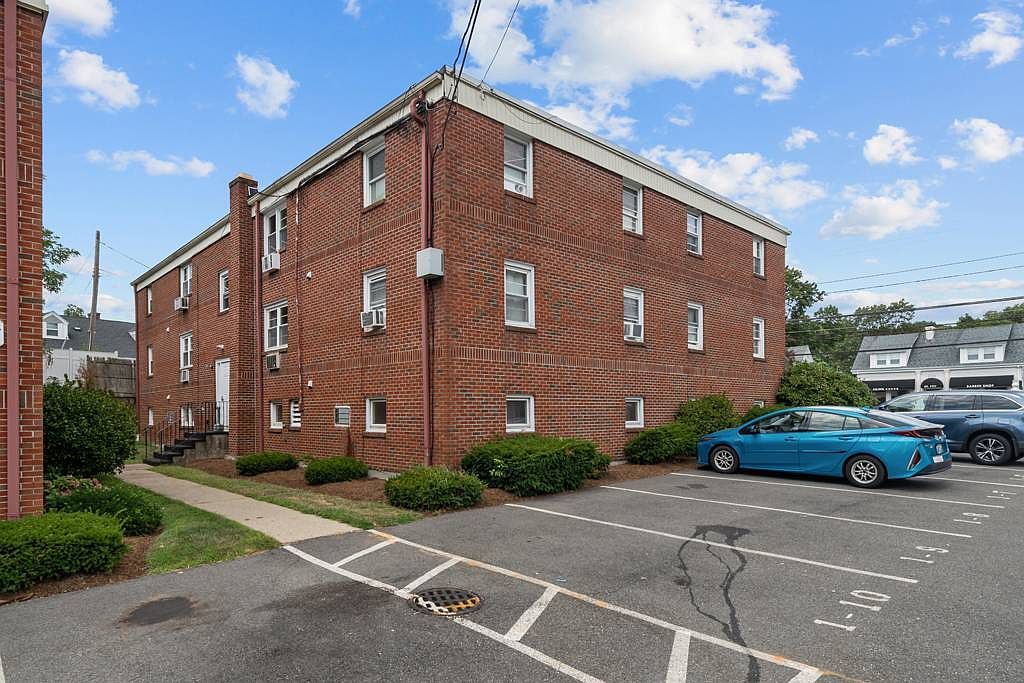 2160 Mineral Spring Ave UNIT 11 North Providence, RI 02911 | Condominium