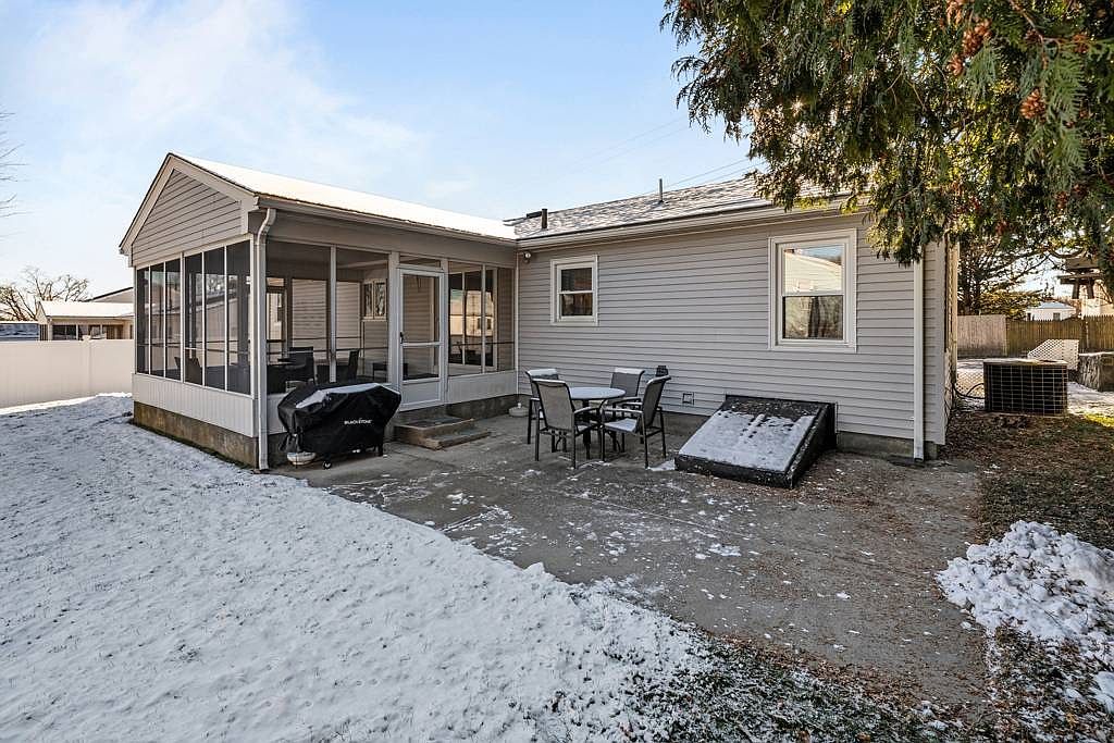 10 Linwood Ave North Providence, RI 02911  | Single Family