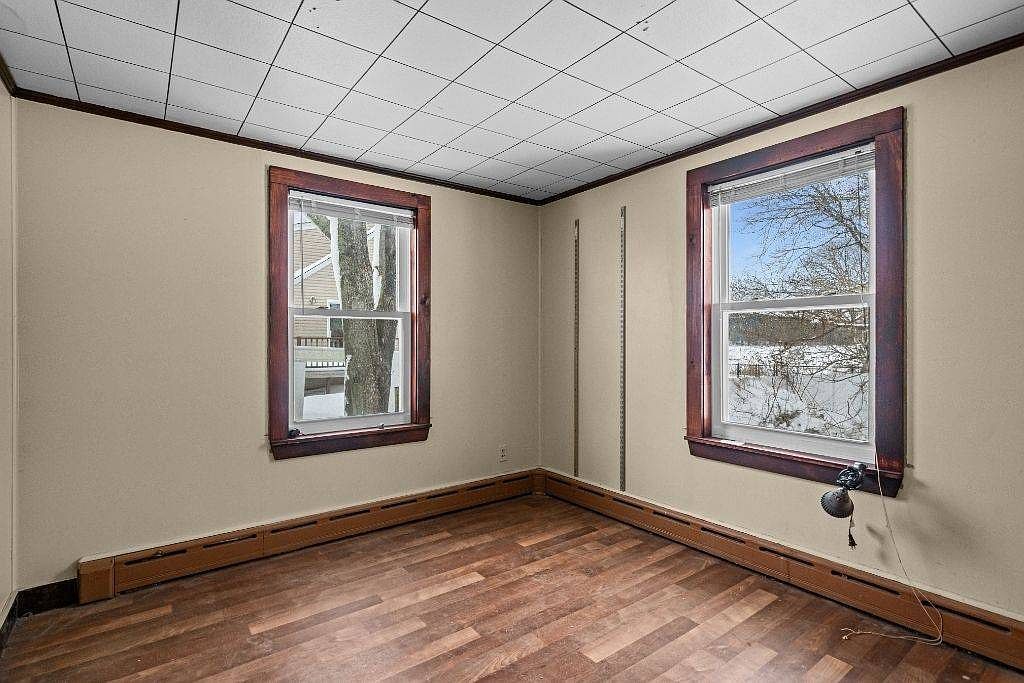 6 Bourne Ter Wareham, MA 02571  | Single Family