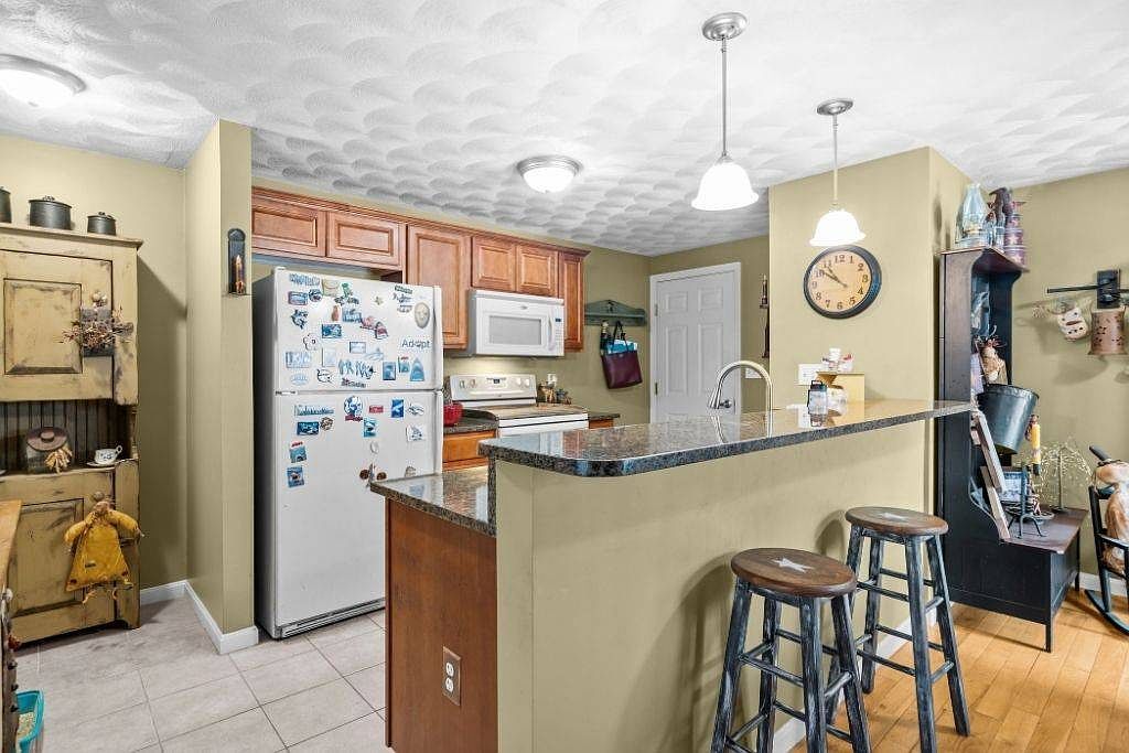 162 Jefferson Rd Burrillville, RI 02830  | Condominium