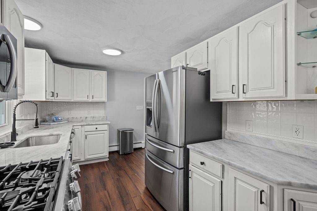 16 Owen Dr Cumberland, RI 02864  | Single Family