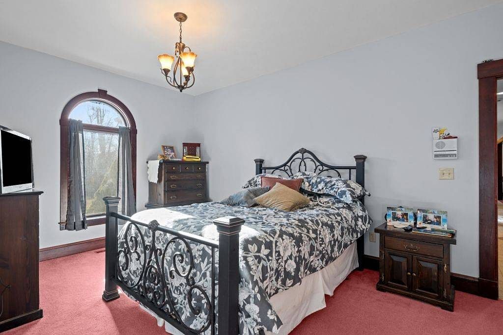 180 Jericho Rd Pomfret Center, CT 06259  | Single Family