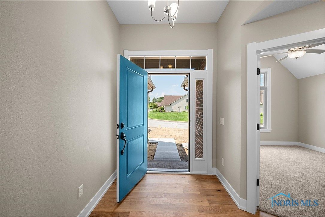 21 Shenandoah Cir Sylvania, OH 43560 | Condominium