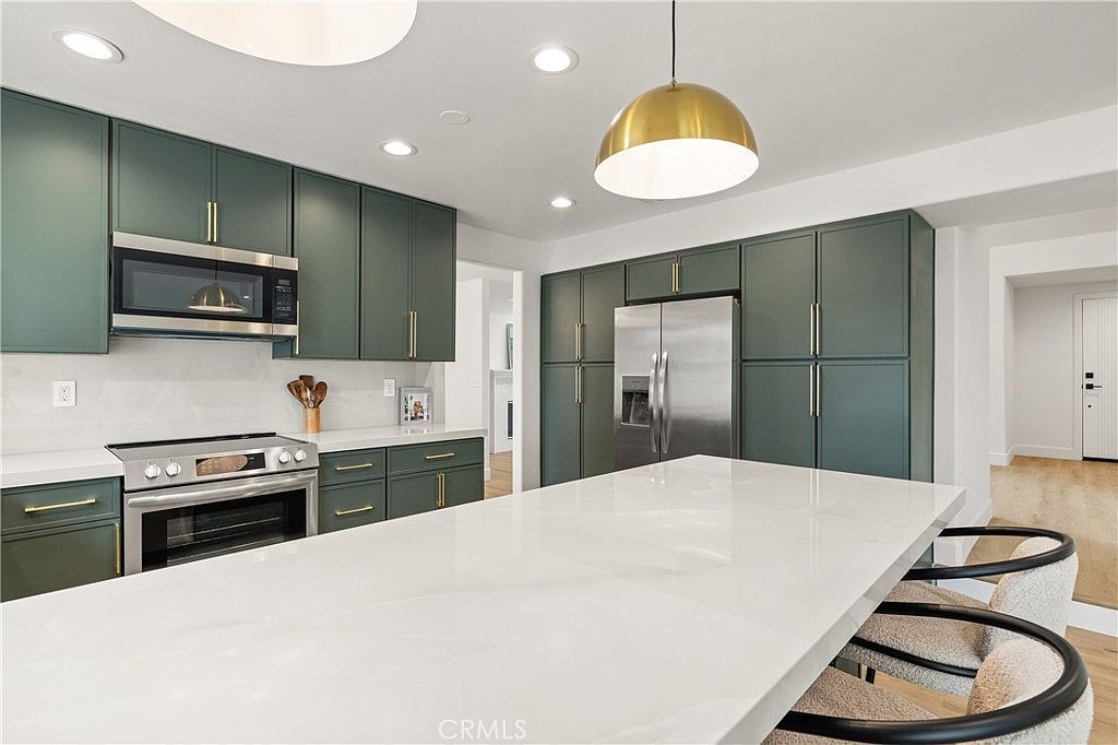 5204 Ambridge Dr Calabasas, CA 91301  | Single Family