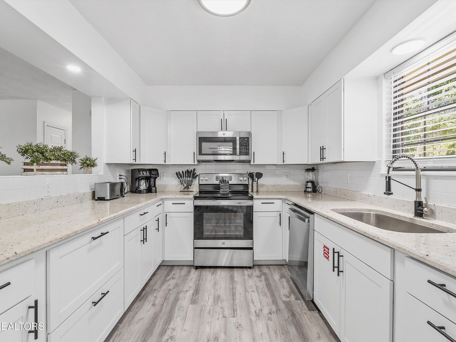 2218 Red Bank Cir Sevierville, TN 37876  | Single Family