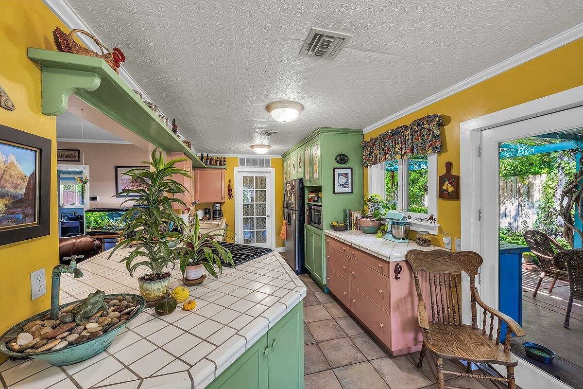 10 N Ash Creek Dr Toquerville, UT 84774  | Single Family