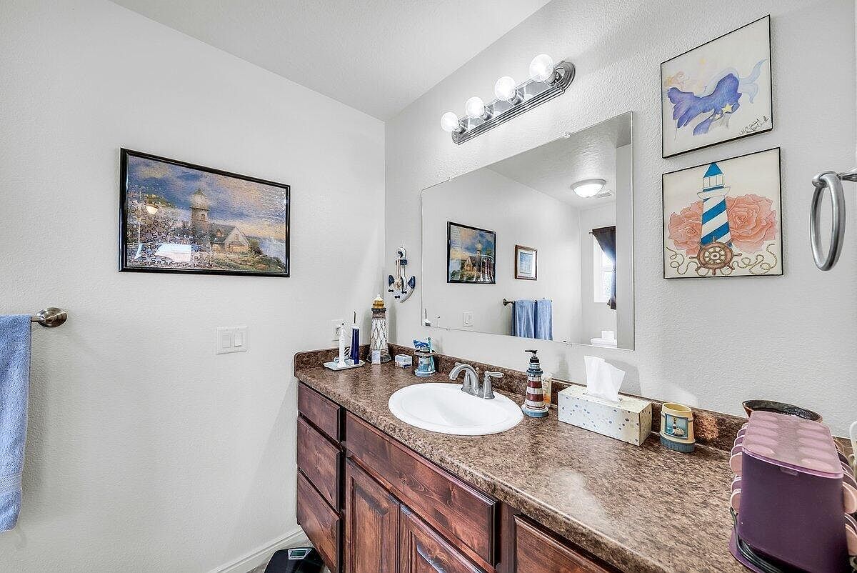 387 S 100 W Ivins, UT 84738  | Single Family