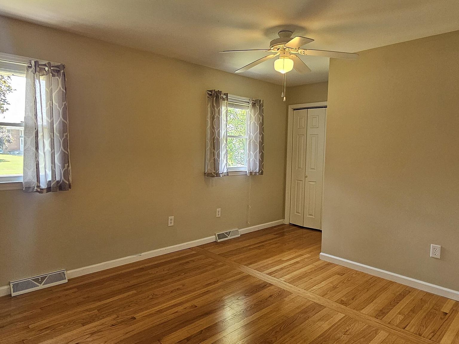 25 Louise Dr Latham, NY 12110  | Single Family