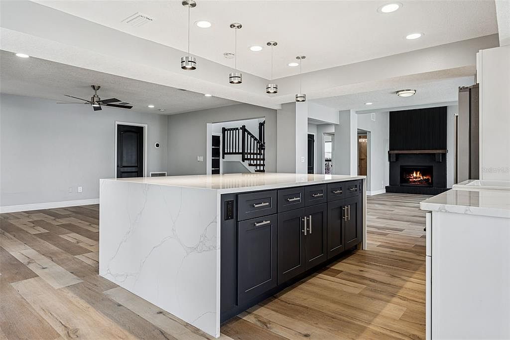 769 Kingston Ct Apollo Beach, FL 33572  | Single Family