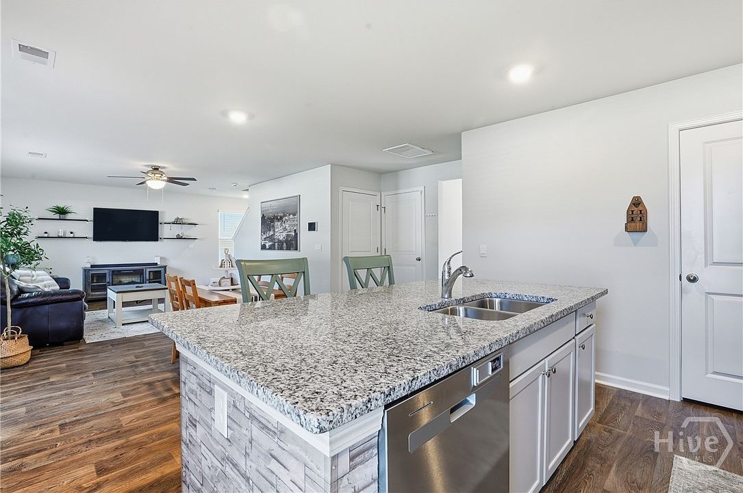 27 Spicebush Cir Bloomingdale, GA 31302  | Single Family