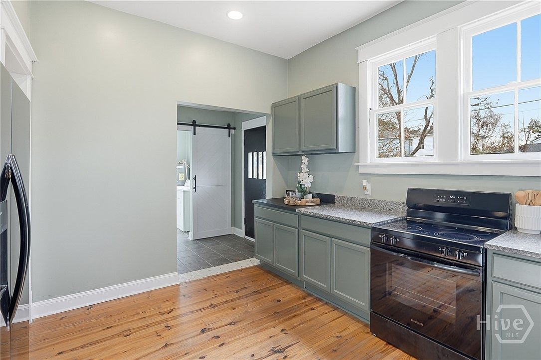 657 E Henry St Savannah, GA 31401 | Single Family