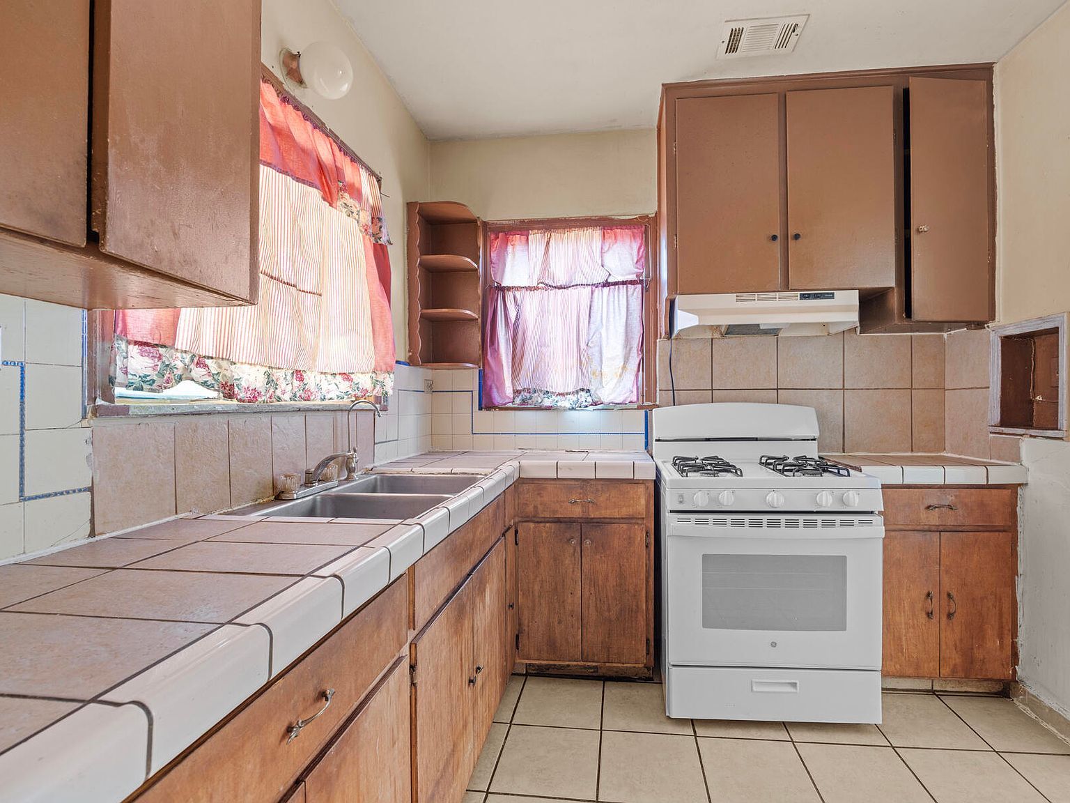 808 N Jacob St Visalia, CA 93291 | Single Family