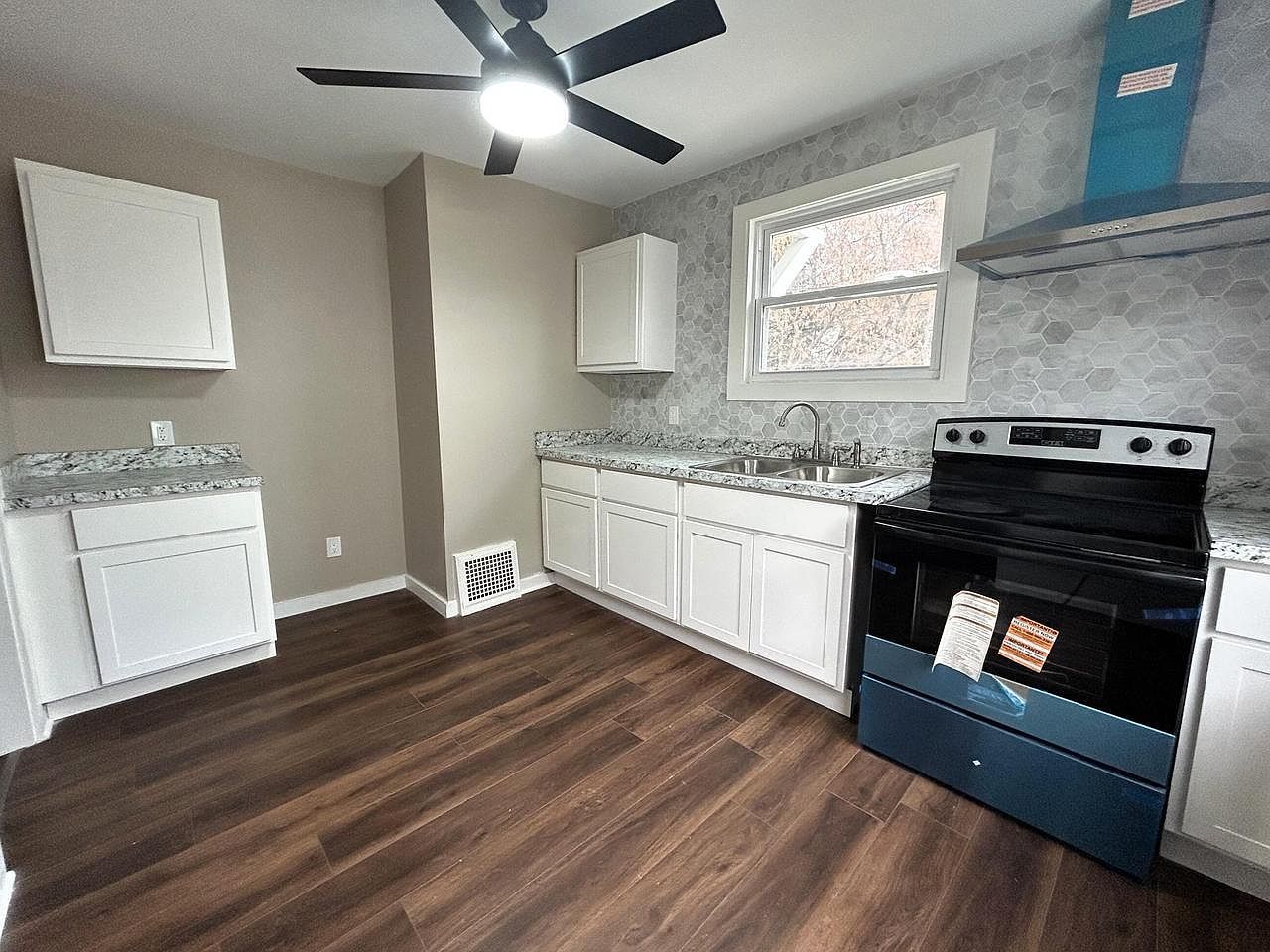 4462 N 27th St Milwaukee, WI 53209  | Single Family