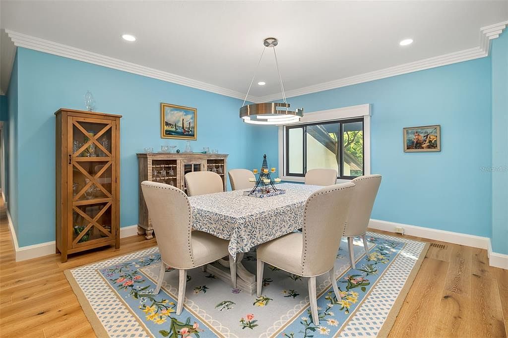 560 Harbor Cove Cir Longboat Key, FL 34228  | Single Family