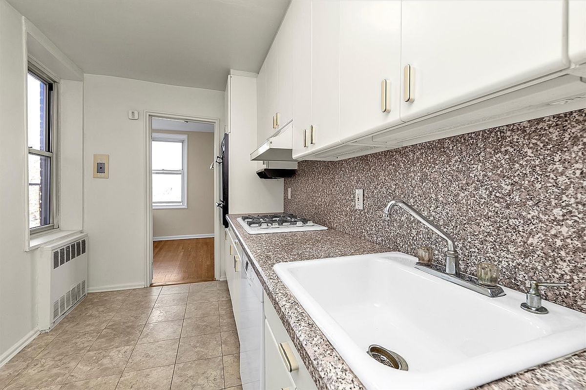 209-80 18th Ave #6D Bayside, NY 11360 | Condominium