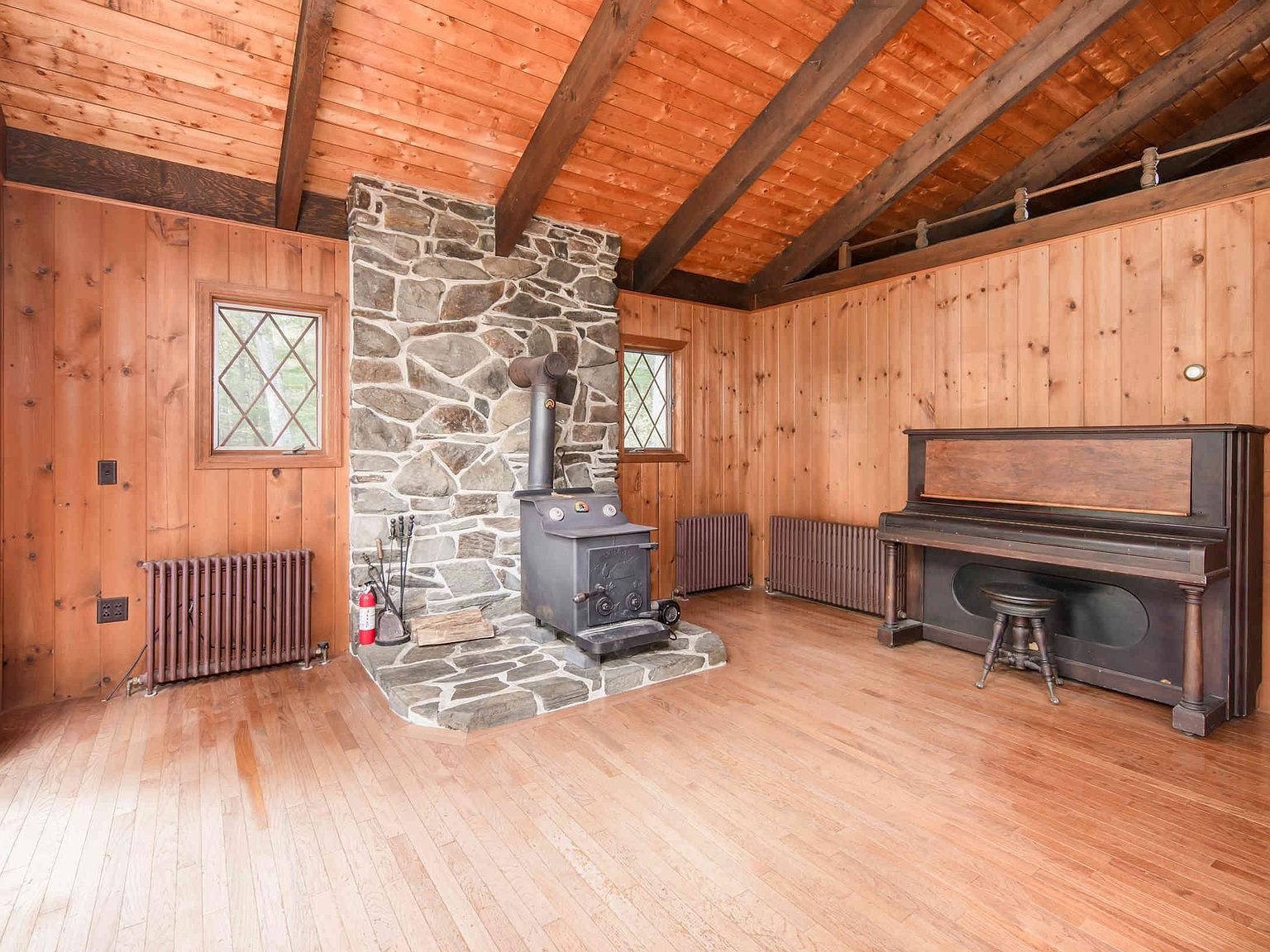 109 Bartlett Rd Kittery Point, ME 03905  | Single Family