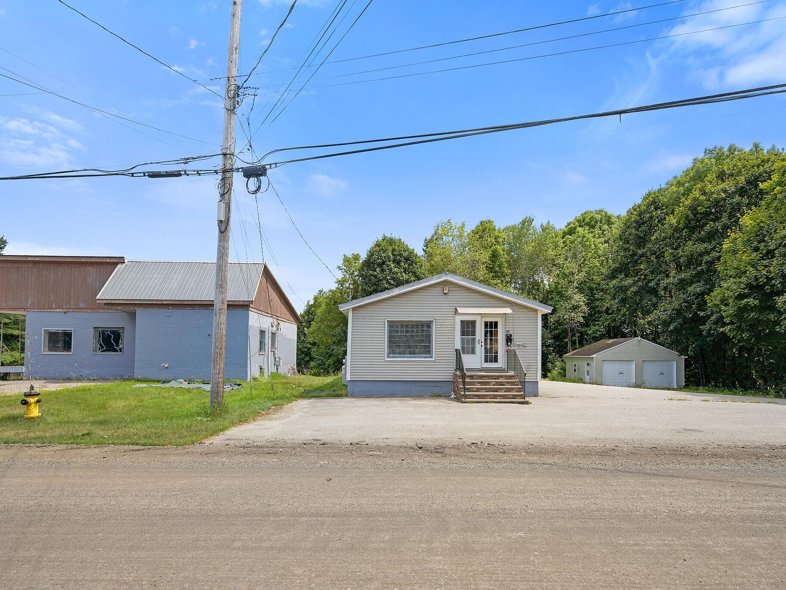 47 Bray Ave Fairfield, ME 04937  | Single Family