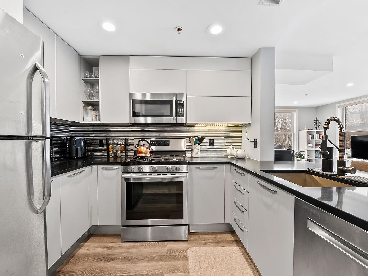 402 9th St APT 4A Hoboken, NJ 07030  | Condominium