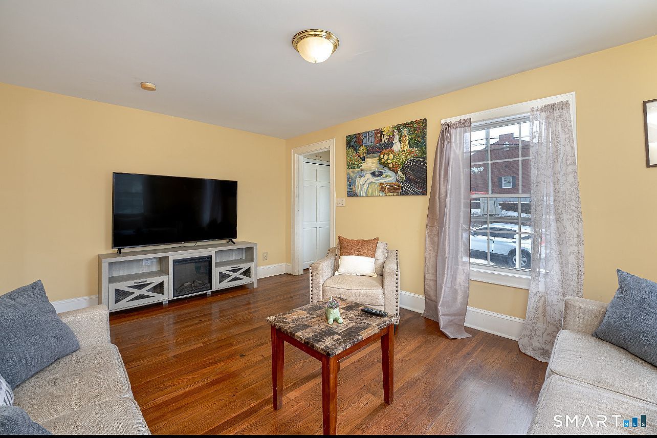 18 Dallas Ave Waterbury, CT 06705  | Single Family