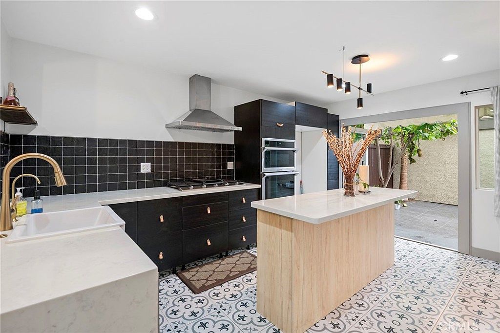 15928 Prell Ct Fountain Valley, CA 92708 | Condominium